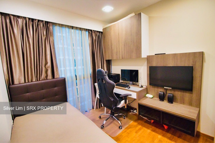 Esparina Residences (D19), Condominium #184631282